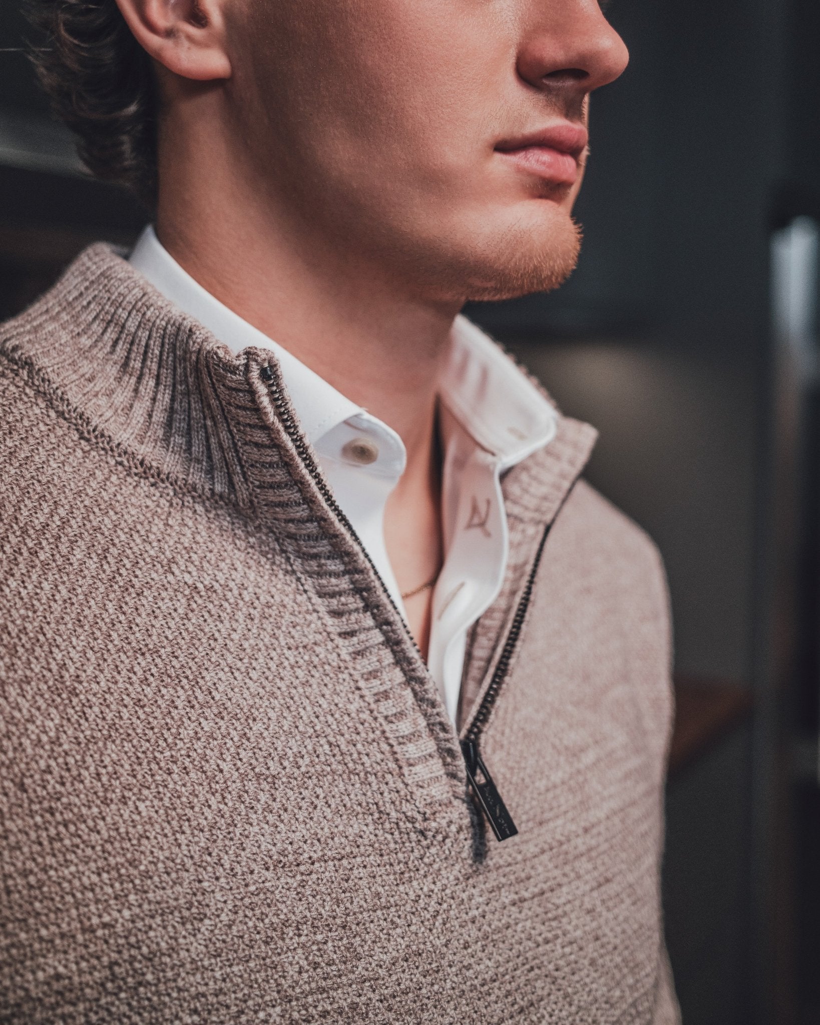 CHANDAIL EN LAINE MÉRINOS | VOGAR, stone - AU NOIR